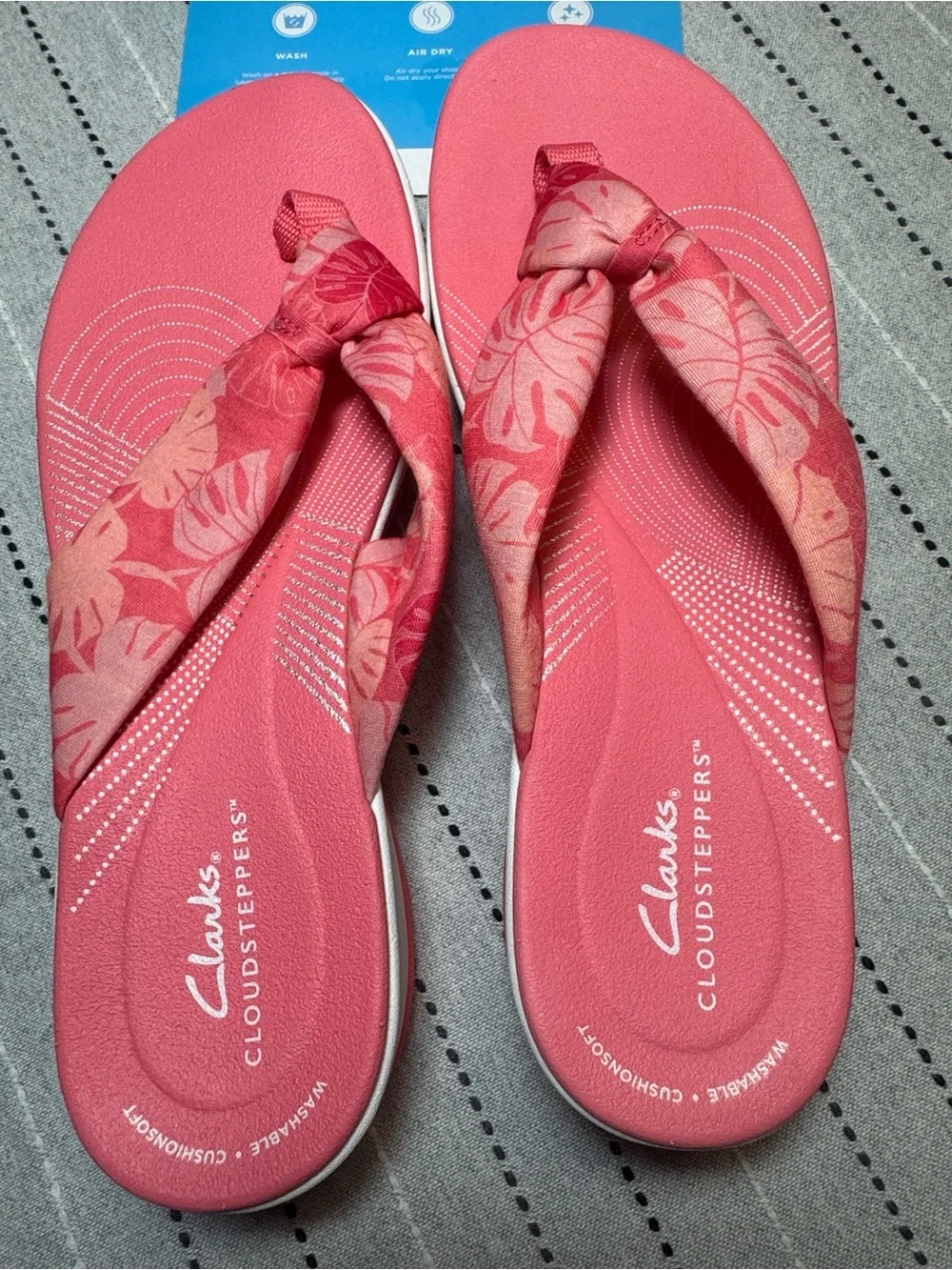 Clarks Women's Arla Glison Coral Print Floral Knotted Thong Sandals NWOT - Picture 3 of 10